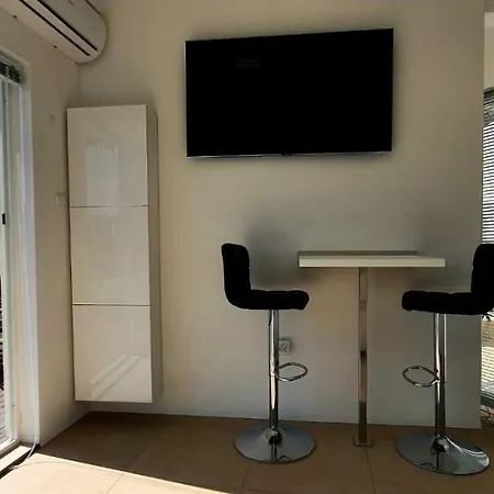Apartment Modern Penthouse And Jacuzzi *