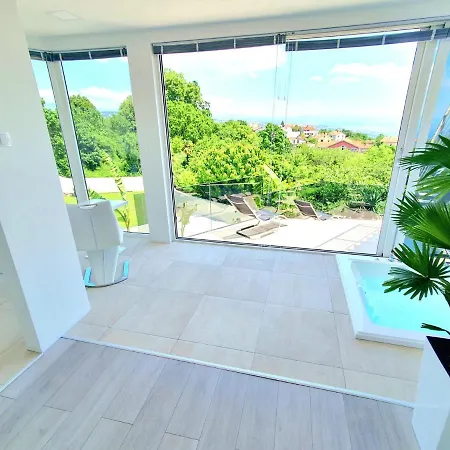 Modern Penthouse And Jacuzzi Apartment *