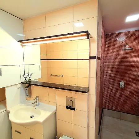 Apartment Modern Penthouse And Jacuzzi