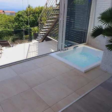 Apartment Modern Penthouse And Jacuzzi *