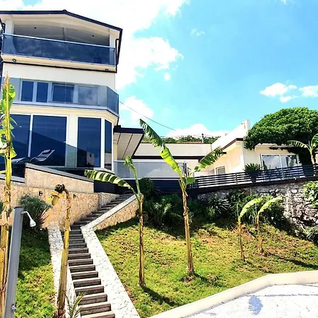 Apartment Modern Penthouse And Jacuzzi Opatija
