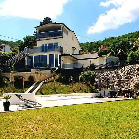 Apartment Modern Penthouse And Jacuzzi Opatija