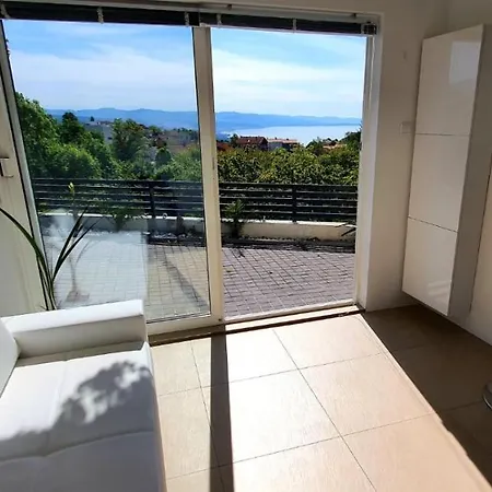 Modern Penthouse And Jacuzzi Apartment