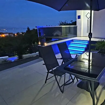 Apartment Modern Penthouse And Jacuzzi *